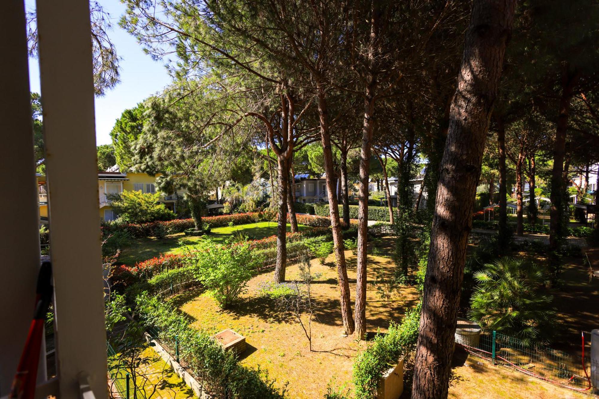 Grandstay Villa Perla Resort Дуррес Экстерьер фото