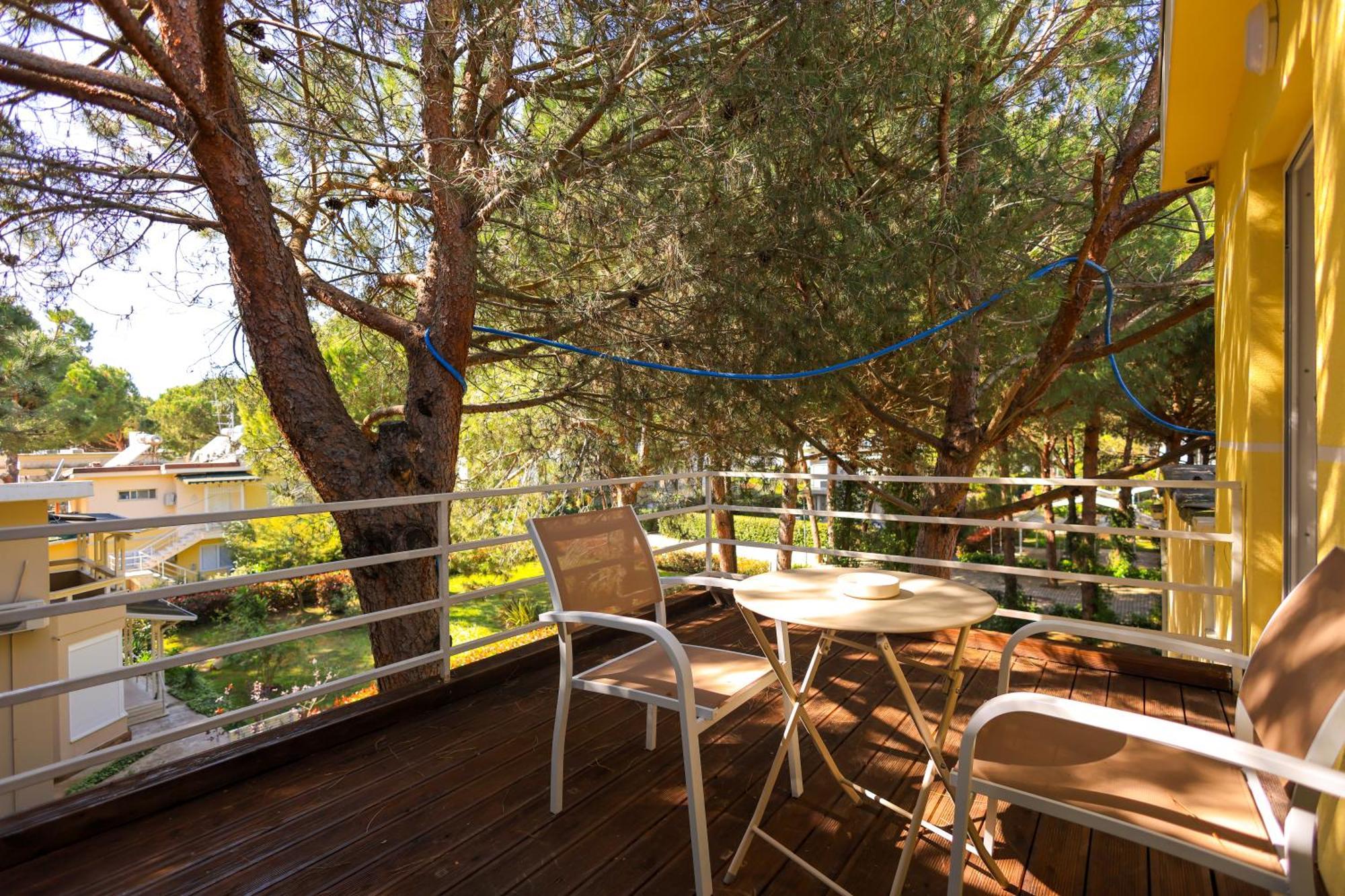 Grandstay Villa Perla Resort Дуррес Экстерьер фото