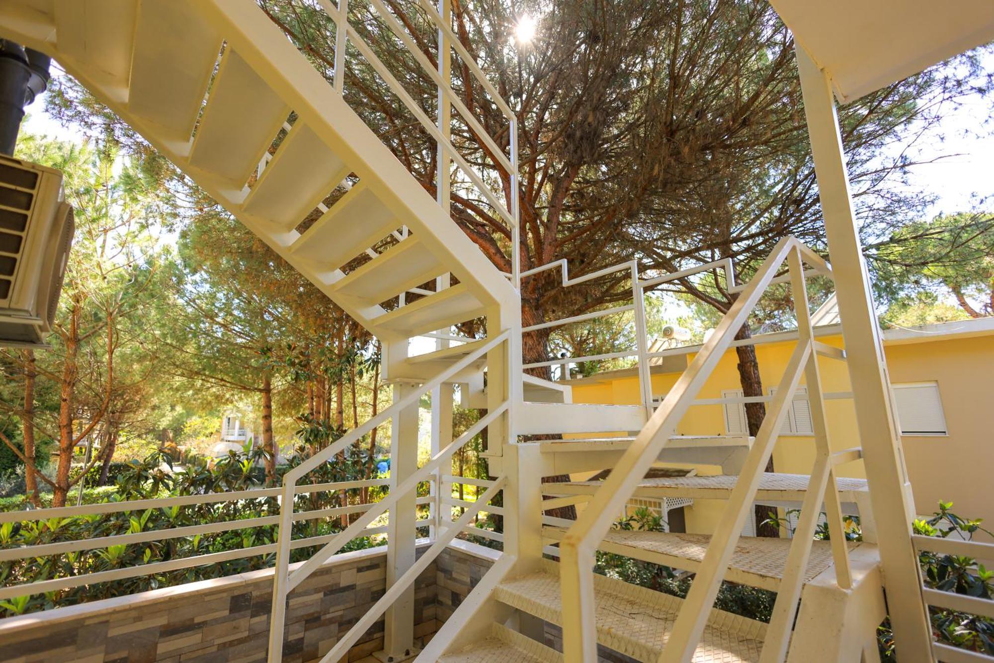 Grandstay Villa Perla Resort Дуррес Экстерьер фото