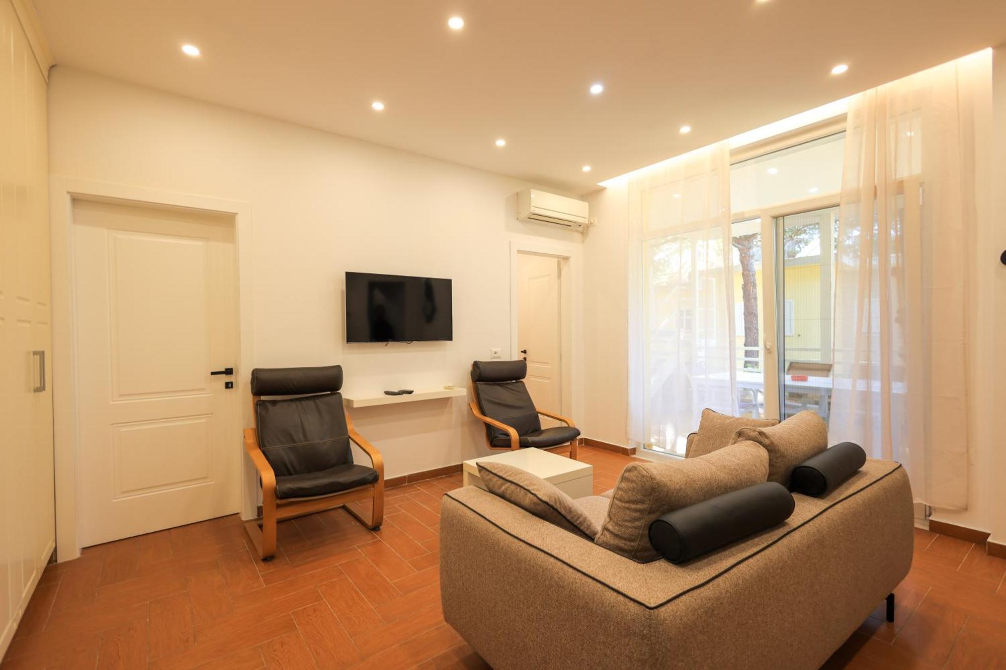Grandstay Villa Perla Resort Дуррес Экстерьер фото